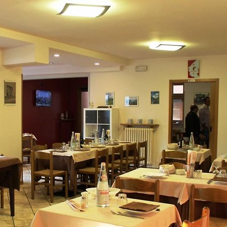 Bar Trattoria Colombina Affittacamere Bossico Exterior foto